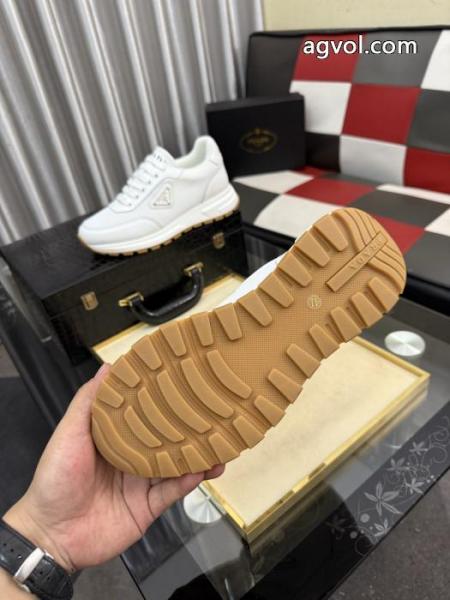     スーパー ブランド コピープラダ注目美品 爆発的人気オシャレ度がアップ 万能な一品.. 5 