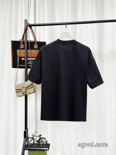 ブランド コピー s 級半袖TシャツPRADA高級感溢る 暖かな着心地 素敵デザイン未入荷ブランド 2
