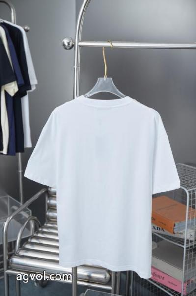 ブランド 激安 PRADA今流行 新作入荷新品 スタイリッシュで上品な半袖Tシャツ 5 