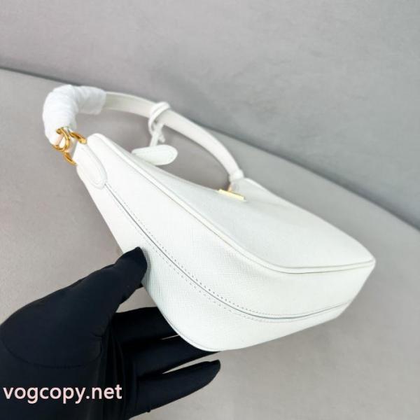 履き心地もいい 高級素材 おしゃれな美品PRADA    バッグコピー 品 販売. 7 