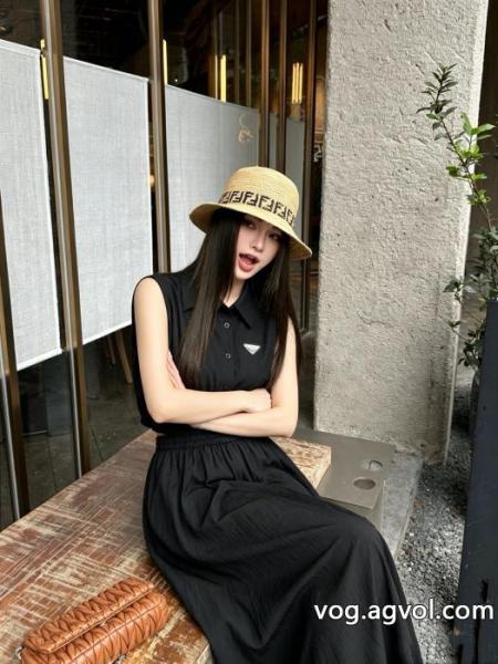 PRADAセット偽物 ブランド ショップ好評につき継続中 数量限定再入荷 トレンドの最先端に 0 