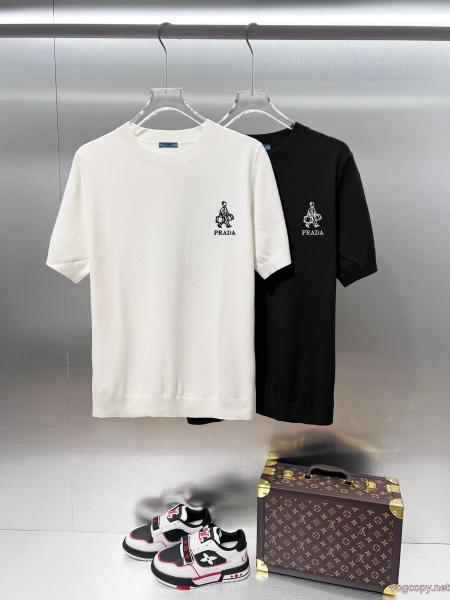 大好評アイテム 映え度MAX 超目玉新作PRADA半袖Tシャツブランドコピー 0