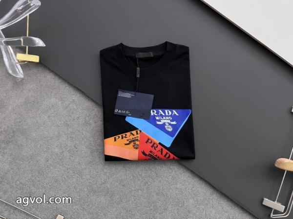 激安 セール価格でお得 2026年トレンド感が強い半袖Tシャツブランド 品 スーパー コピーPRADA 3