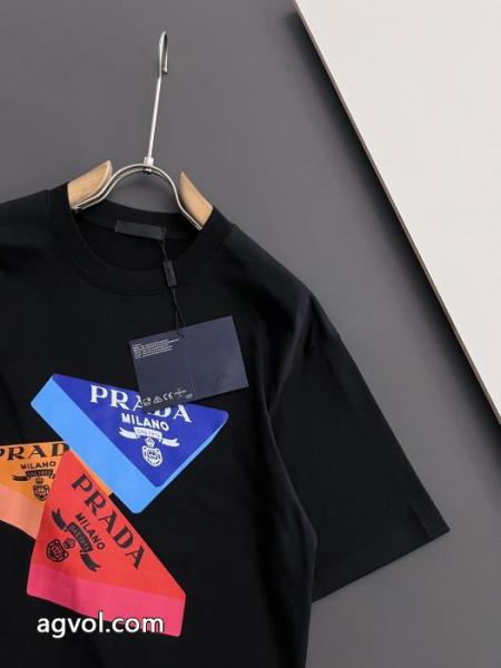 激安 セール価格でお得 2026年トレンド感が強い半袖Tシャツブランド 品 スーパー コピーPRADA 4