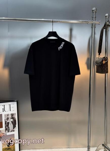 実用性 通年使えるアイテム 26SS関税込み半袖TシャツPRADA通販 ブランド 1