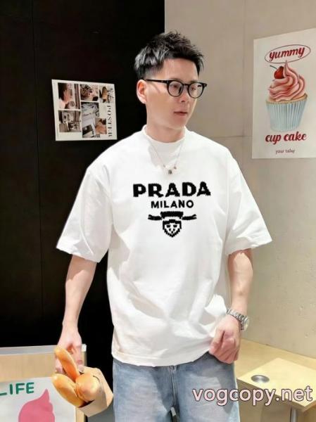 華やかに演出する 2026トレンド 希少お得!偽 ブランドプラダ半袖Tシャツ 1