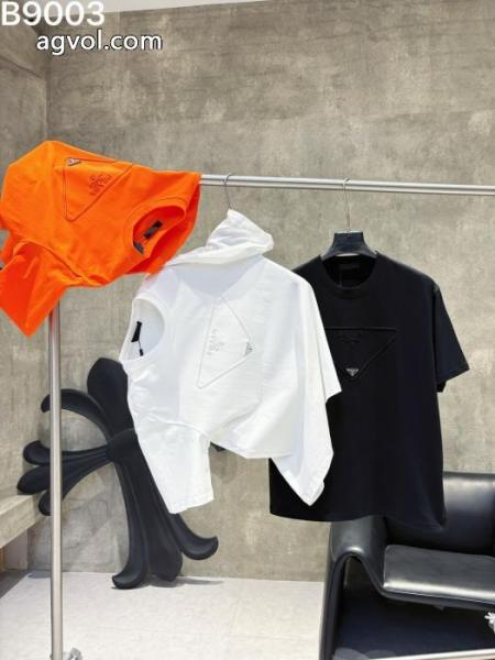 ブランド コピー 激安プラダ海外先行発売! 欲しい可愛く新鮮 2026年ホリデー新作半袖Tシャツ 4