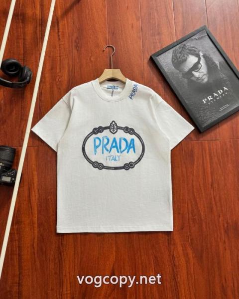 期間限定SALE 肌触りの良い着心地抜群新作 人気アイテムが勢ぞろい半袖Tシャツ 2026スーパーコピーPRADA 2