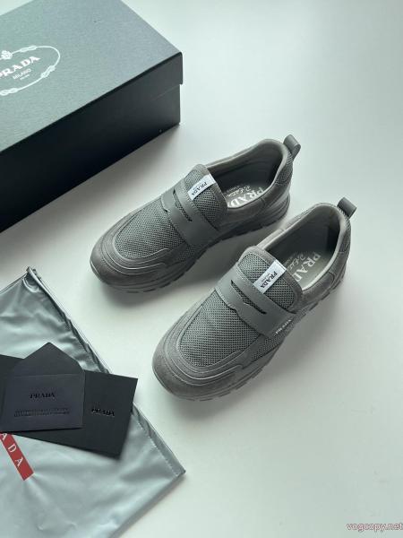 雑誌にも人気掲載アイテム 2026新作新品 2026年トレンドNO1ブランド フェイクスニーカーPRADA.. 0