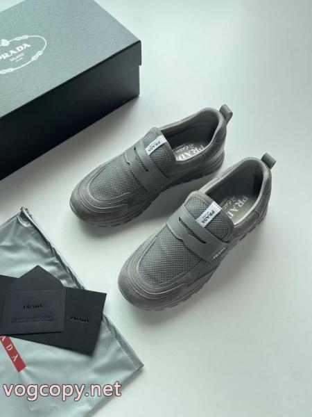 雑誌にも人気掲載アイテム 2026新作新品 2026年トレンドNO1ブランド フェイクスニーカーPRADA.. 1