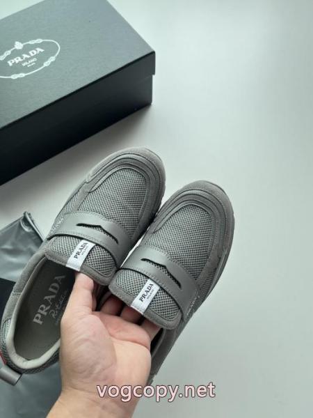 雑誌にも人気掲載アイテム 2026新作新品 2026年トレンドNO1ブランド フェイクスニーカーPRADA.. 4