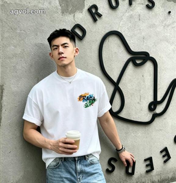 スーパー コピー 安心海外モデル 華やかな印象に 最安値2026半袖Tシャツプラダ 5