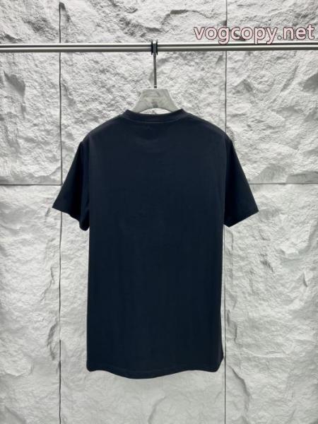 半袖Tシャツブランドコピー2026限定 超レア 注目度が高いアイテム 大注目! PRADA 2