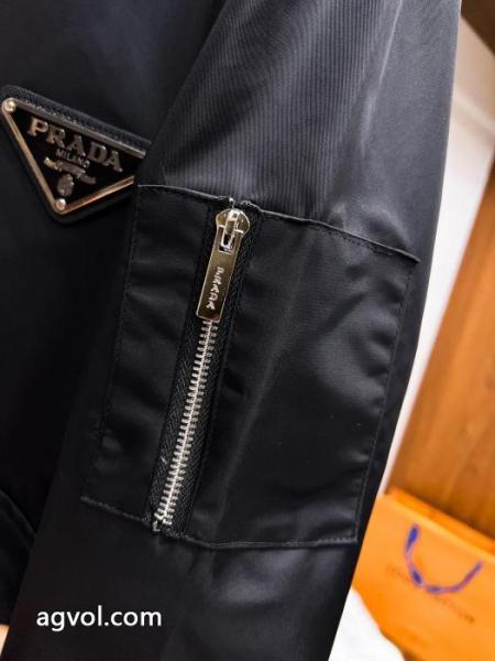 ジャケットブランド コピー 安心安心の激安通販 夏先に重宝 格安新作PRADA 2