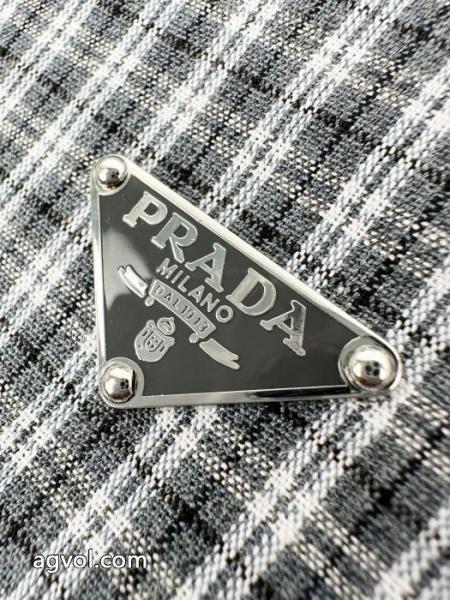 スーパー コピー 安心好印象な上品スタイル 人気爆発 予約完売品ジャケットPRADA 3