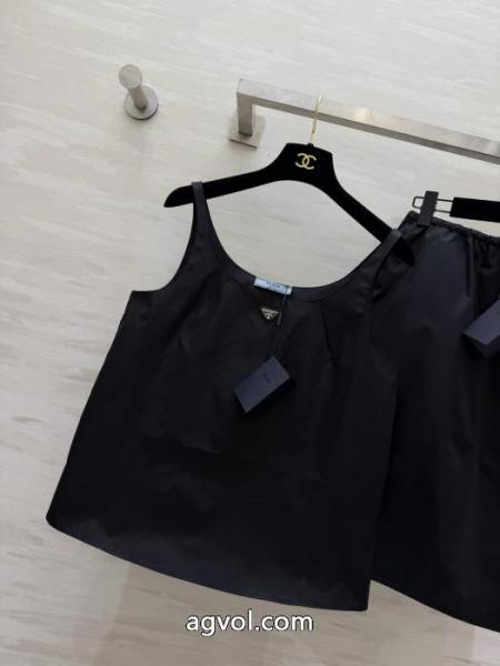 雑誌も街も人気アイテム 今すぐ欲しい 高品質コピー 商品 ブランドPRADAセット. 5
