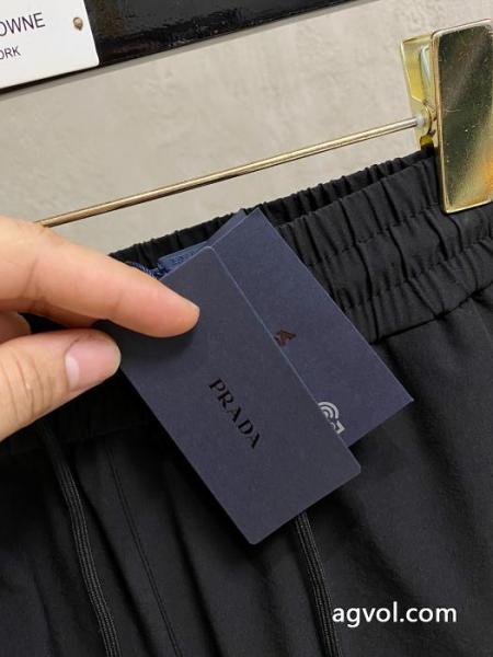 スラックスPRADA視線を集めて 新色続々登場 コレは買い!最安値コピー 商品 販売. 5