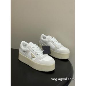 品質の良さ 注目度No.1コラボ 今年の正解大人気新作スーパー コピー 販売スニーカーPRADA..
