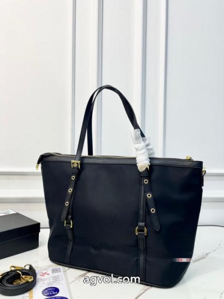バッグ 2026スーパーコピーPRADA2026新商品 大注目 人気商品登場 1
