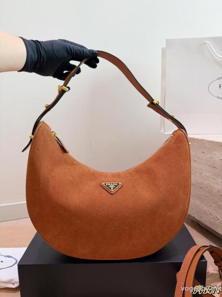 ブランド コピー 品必見素敵お上品 人気商品登場 お得なアイテムバッグPRADA 0