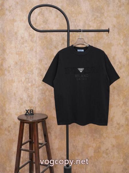 偽 ブランドPRADA半袖Tシャツ人気沸騰なアイテム 人気商品登場! 海外大人気 2