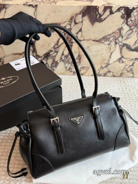 ブランド コピー 品バッグ爆発的な人気 使い勝手の良いトレンド 超カッコイイPRADA 1