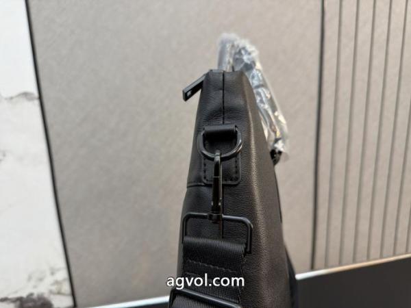バッグ激安 ブランド 通販洗練された印象 肌触りの気持ちい〜 新価格で登場PRADA 4