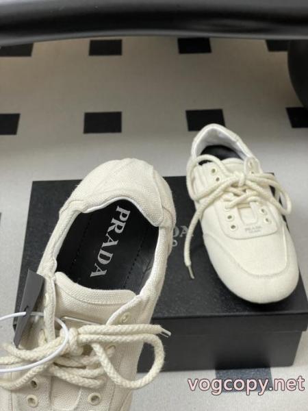 スーパー コピー ブランド人気 ランキング お買い得品 大人の雰囲気たっぷりスニーカーPRADA. 6