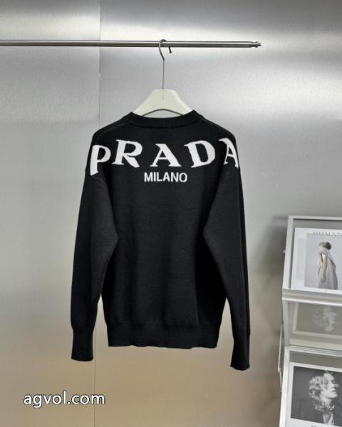 セーターブランド フェイク新色入荷 無機質さが魅力 格上げ!PRADA 1
