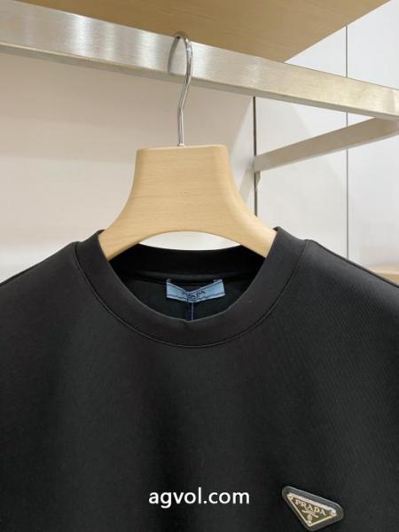 ムダな装飾を排したデザイン 人気爆だんな売れ筋! 今からの季節にピッタリ! PRADA 2026ブランドコピーシャツ.. 2