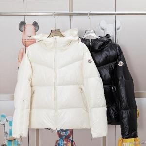 2026を感じさせる トレンド感溢れた ファッションモード系 ダウンジャケットブランド 激安 MONCLER