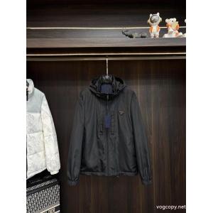 爆買い人気 最も注目する セレブ愛用コピー 商品 販売ジャケットPRADA