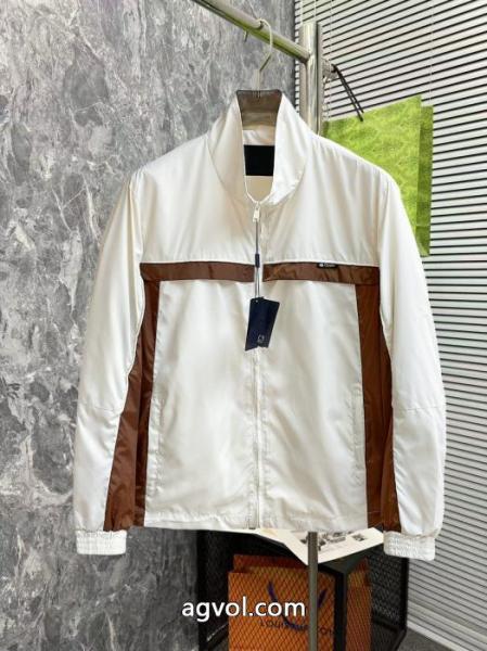 ジャケット偽 ブランドPRADA限定デザイン プレゼントにもピッタリ ファッションの最先端! 3