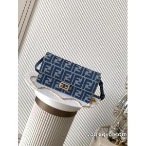 バッグ偽 ブランド 購入保温性も抜群 周りと差をつける 毎シーズン人気が高いFENDI.